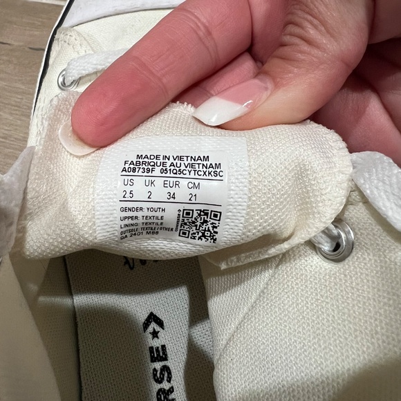 Girls Converse High Tops Size 2.5 US - Picture 4 of 4